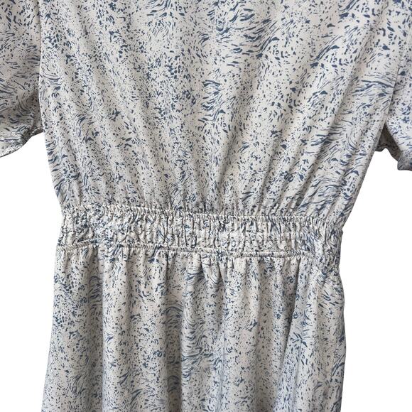 Gilli Abstract Blue White Print Short Sleeve Mini Dress Ruffle Hem Women’s M - Picture 7 of 8